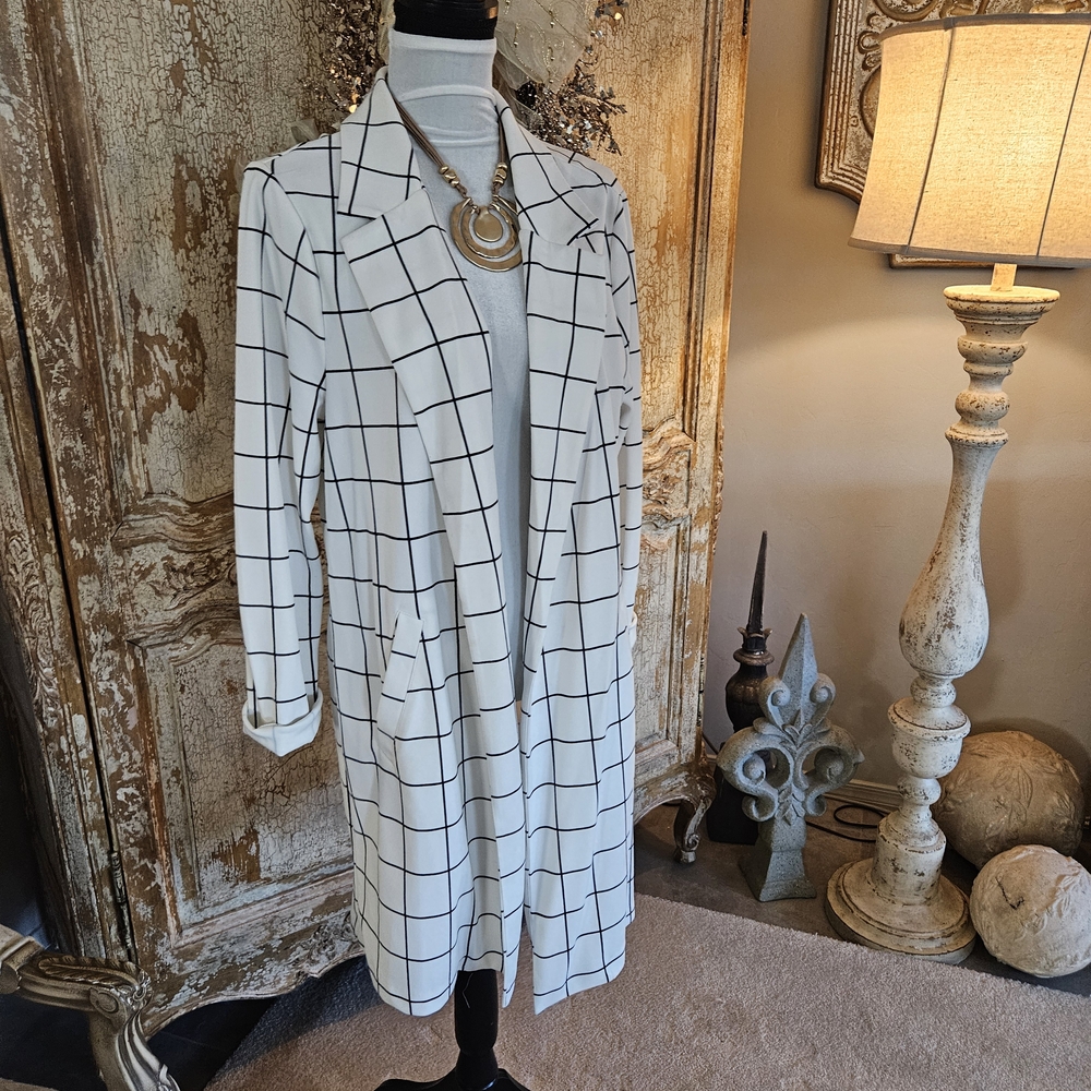 MELLODAY Monochrome Checkered Blazer - Picture 2 of 10
